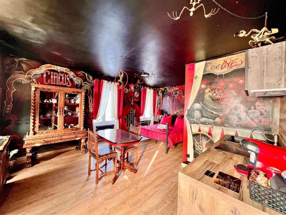 Le Cirque Ensorcele - Le Maudit & Cosy Apartment *