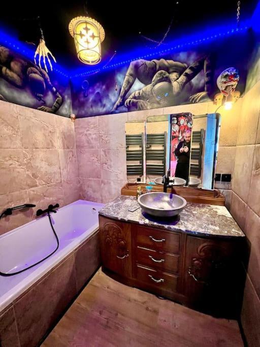 Le Cirque Ensorcele - Le Maudit & Cosy Apartment *